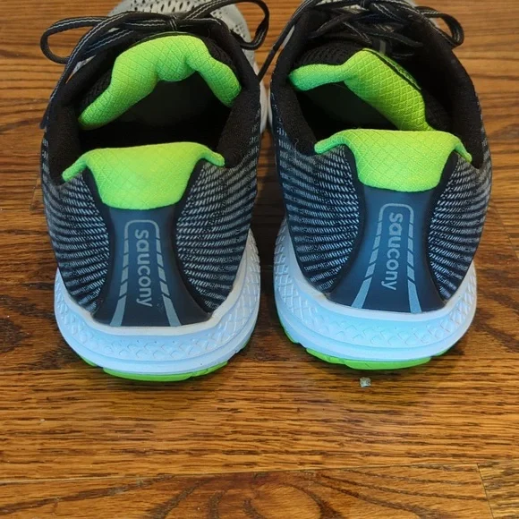 Men's US11 Saucony Ride 10 Everun running shoe - Picture 3 of 6